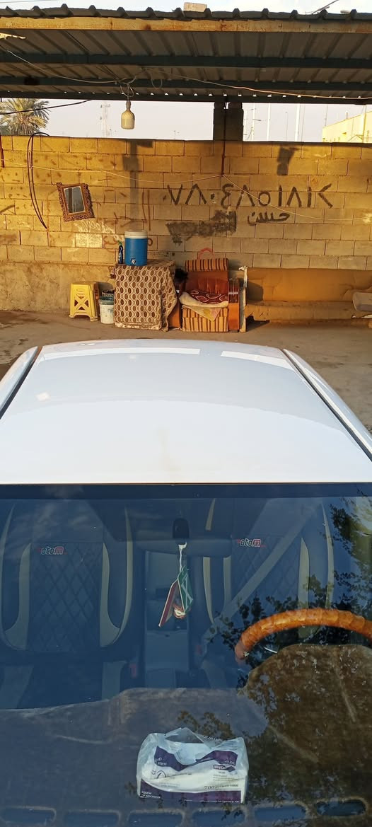 سلام عليكم كورله 2011 شركه عامه محرك 1800 ضرر باب خلفي جهت اليمين وشبر بلبنيد  وشوية جراد بل قمارة مثل مواضح بل صوره وكتلوك شركة وياهة مكينه و كير كفاله سياره حيل نضيفه وياهة سونار سياره ترهم مراوس مكان هيت حي البكر هاتف ***********
