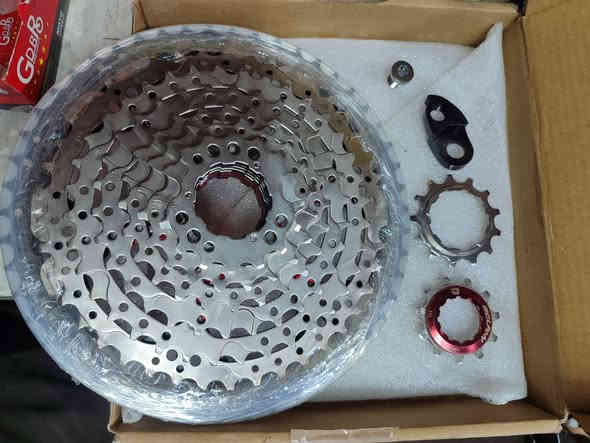 سلام عليكم 
للبيع    قيم و اخذ  ماعرف سعرهه 
***********
