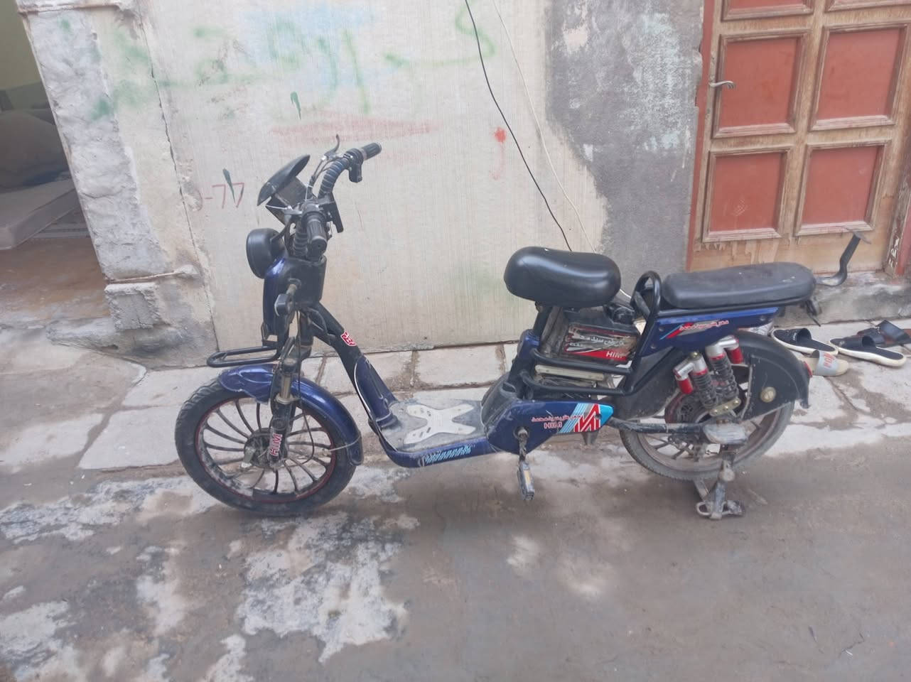 دراجه شحن سرعه 75 نظيفه السعر 300 بصره خور زبير ***********
