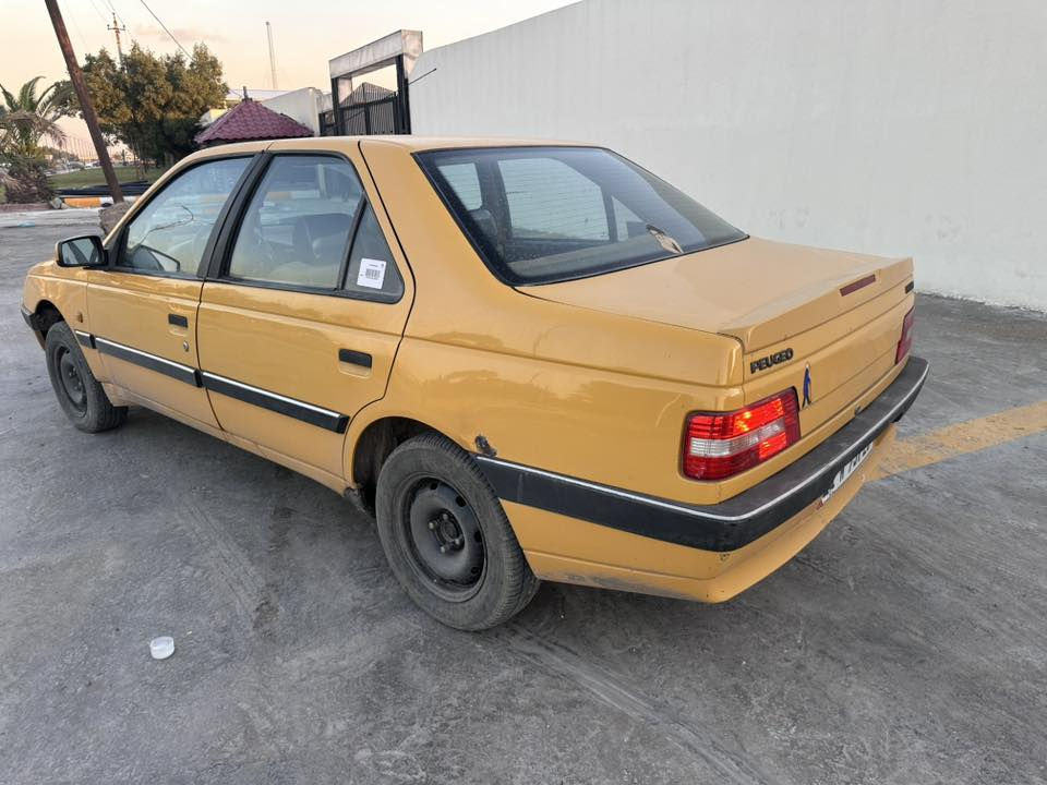 سلام عليكم بيجو لميس مديل 16بيه جاملغ خلفي بدون دواخل صبغ فقط  مكينة جديدة صدر مامي وخلفي جديد تبريد وتفه شغاله تخم تاير جديد سعر43 وبيه مجال بصيط مكاني بغداد ***********
