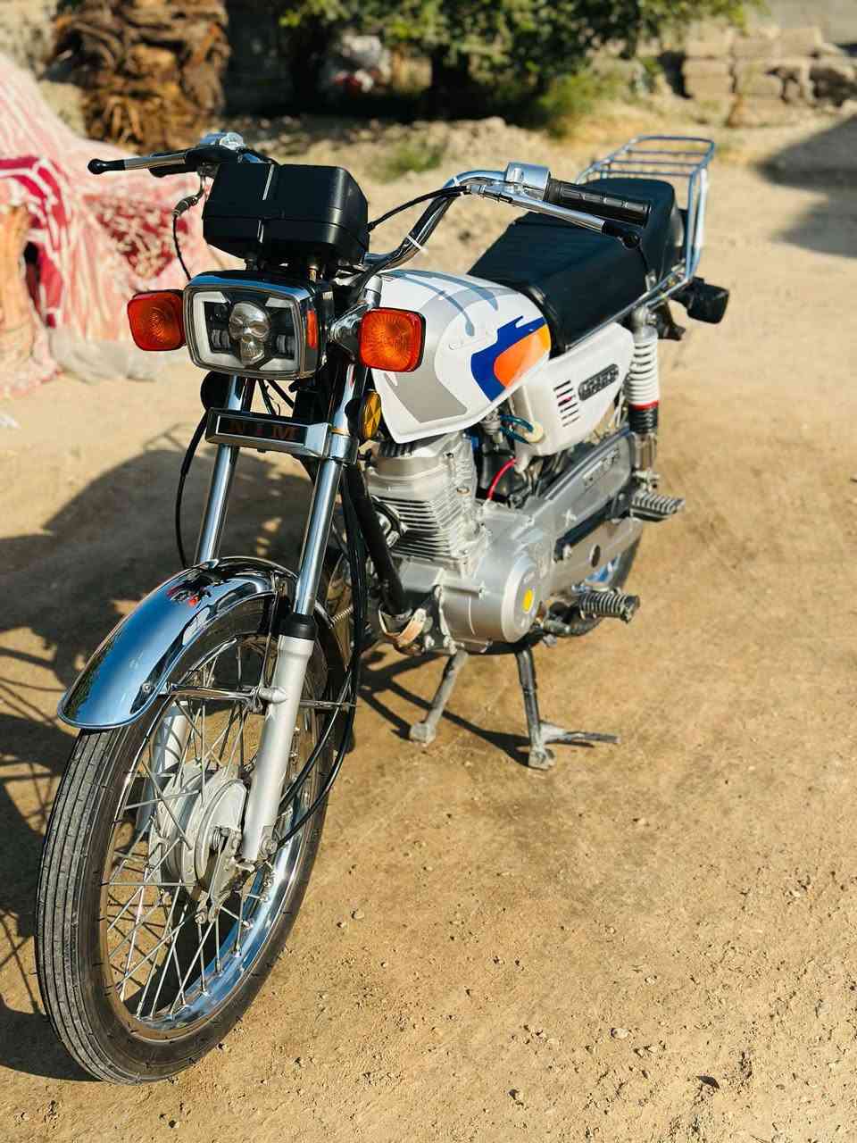 السلام عليكم دراجه نامه امتياز دراجه مكفوله من اطول لطول ماممدوده عليهه اصبانه موديل ٢٣ اوراق اصولي وكيلهه بلبصرهه تجي وشوف بعينك السعر ٩٠٠ مكاني بلجبايش رقم الهاتف ***********
