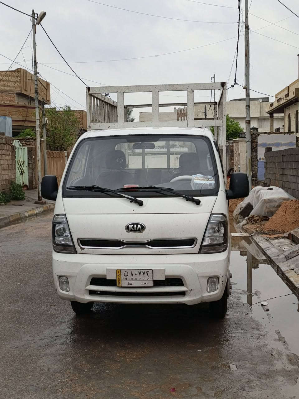 السلام عليكم
كيا بنكو 4000 مفتوح مودبل 2020
سياره ماشيه 338 الف
مكينه لاتنقيص ولا تبخير مكينه جديده
اكسله مبدل
كيره مفتوح
سياره جاهزه عالأخير
داخله رصاصي 
محجر وتحويره 14 وستدات 27 وتانكي 100 سياره جاهز للشغل تبريده شغال ثلج 
السعر 155 وبيه مجال 
مكاني الفلوجه
***********
***********
