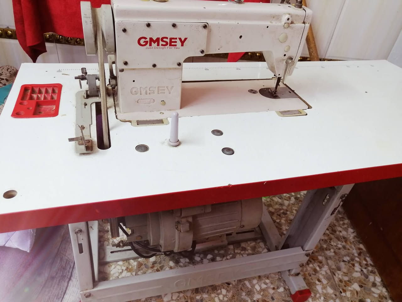 مكينه خياطه الاصليه نظيفه للبيع.. سعرها ٢٢٥ وبيها مجال


**إذا كنت صاحب هذا الإعلان وتريد حذفه لأي سبب، رجاءا أرسل رسالة إلى الدعم الفني**