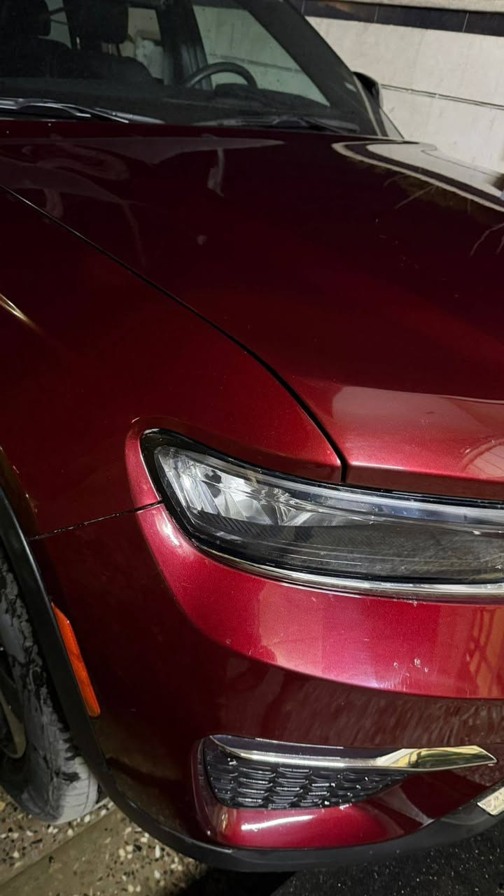 #تخيل_جيب2024_لارج_7راكب_بسعر_جيب_S ؟؟

🚙 للبيع – جيب كراند شيروكي هايبرد 2024.

🔹 حادث ربع البنيد

✨ المواصفات الكاملة:

هايبرد توين تيربو
سقف بانوراما.

تدفئة كشنات + تدفئة ستيرن

نظام GPS ملاحة

نظام أوتو بريك

رادار أمامي

تحديد مسار

تحذير الخروج من المسار

كاميرا تسجيل كامل الرحلة (Dash Cam) لإثبات الحق عند الحوادث

إنترنت داخلي + Apple CarPlay
كشنات كهرباء

تحكمات ستيرن من الجهتين

مثبت سرعة

شاشة حساسة للضوء

تحويل إنارة أوتوماتيكي (عالي/واطي حسب الطريق والسيارات المقابلة)

شاشة تحديد الأعطال

رقم بغداد 

📍 العنوان: بغداد – العامرية

#السعر_بتعليق

📞 للاستفسار: ***********
