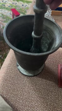 ياالله سلام عليكم متوفر هاون قياس ١٨ بغدادي مخطط وزنه ٤ وشويه سعره ١١٠...