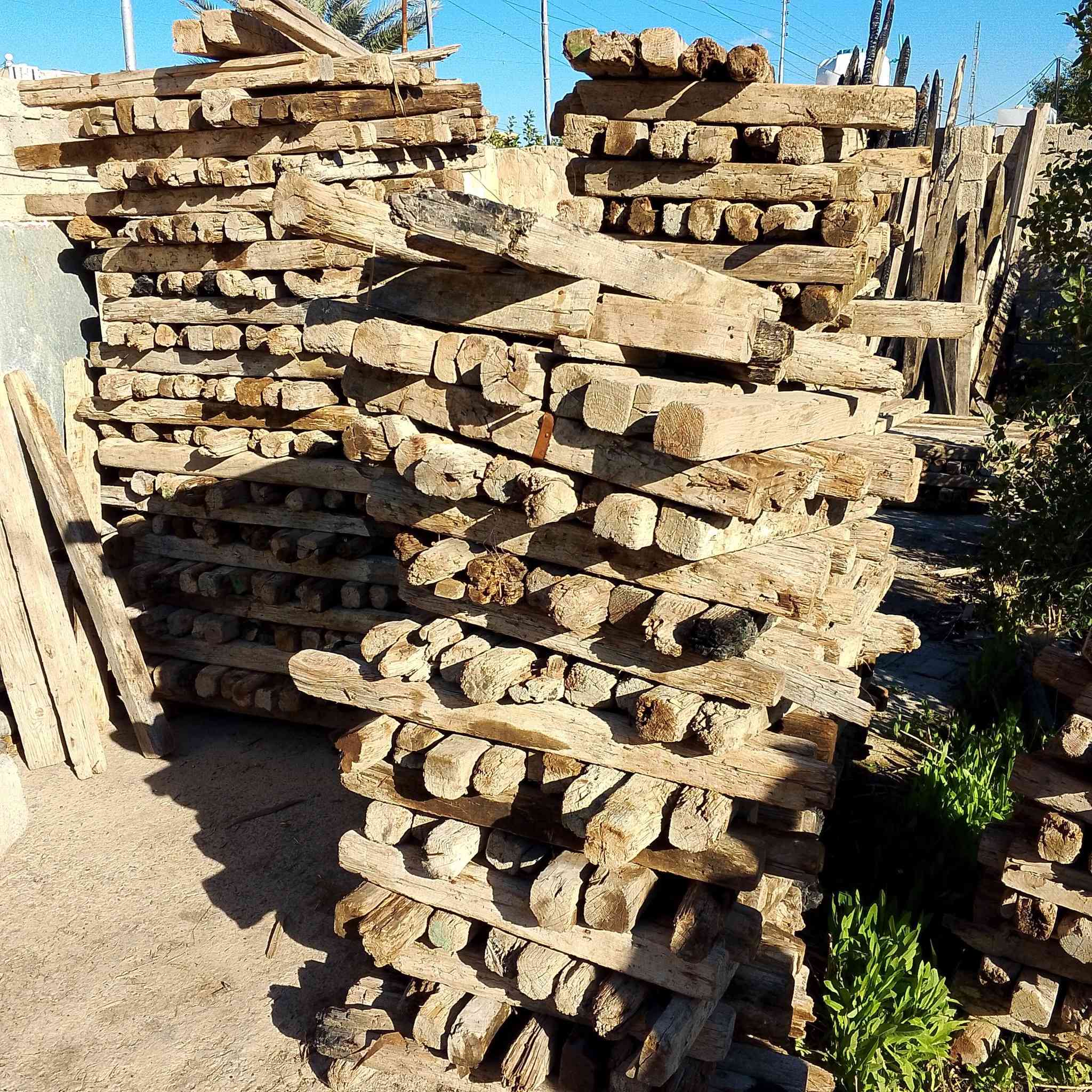 سير  اطول مختلفه من ٥٠سم  ٧٠سم  ٨٠سم   وطول ١متر  وطول ١ونص  الكميه تقريبا ٣مكعبات
جسر ديالى الجديد 
***********  واتس موجود
