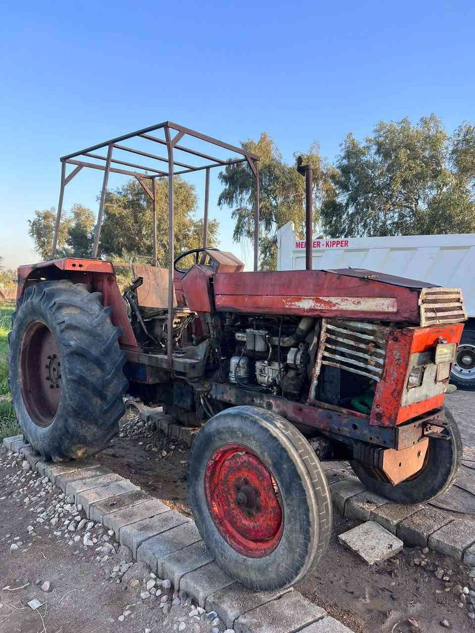 السلام عليكم من رخصه ابو الكروب للبيع عنتر 80 كير مكينه اكسل وهودرليك كفاله ستيرن باور مكينه نكره سلف بدون رقم المكان واسط العزيزيه السعر 4مليون وبيه مجال ***********
