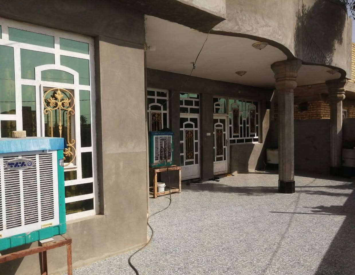 دار للبيع المساحه 300م
طابو زراعي ،متوفر كافة الخدمات 
ماء . كهرباء.مدارس.مركز صحي 
يبعد عن التبليط 150م.
العنوان/حله ورديه قرب الامام سيد موسى ع
***********
