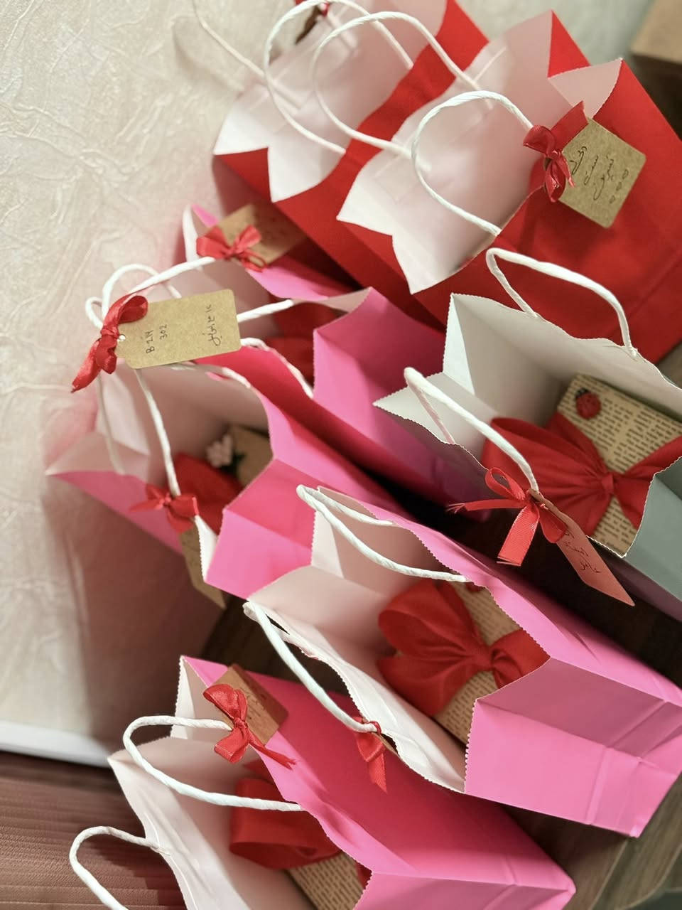 متوفر طباعة على الاكواب حسب الطلب
سعر الكوب ٥ الاف
تغليف + علاكة بالف دينار فقططط 

توصيل داخل بسماية ١٠٠٠ د


**إذا كنت صاحب هذا الإعلان وتريد حذفه لأي سبب، رجاءا أرسل رسالة إلى الدعم الفني**