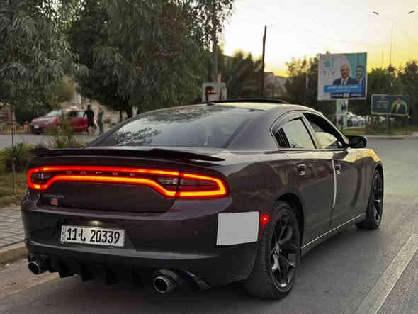 السلام عليكم من رخصت الادمن 
چارجر 2022 sxt plus

فول السياره

فتحه 

خزن ميموري 

تدفئه تبريد كشنات

تدفئه كشنات خلفي وباقي مواصفات الplus المعروفه 

والسياره جديده ونظيفه مناقصها شي
 
حادثها جاملغ وبنيد سطحي

مكان السياره بغداد المنصور

ماشية 32 الف 

اي استفسار *********** واتساب
