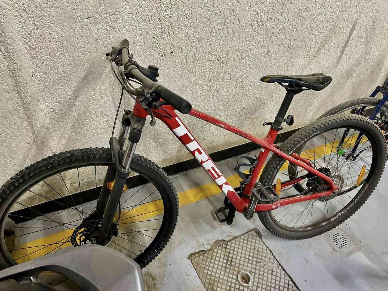 السلام عليكم 
للبيع حجم 29 فريم M
2020🇺🇸
موقع الدراجة بغداد 
السعر 585 الف 
للاستفسار…
***********
