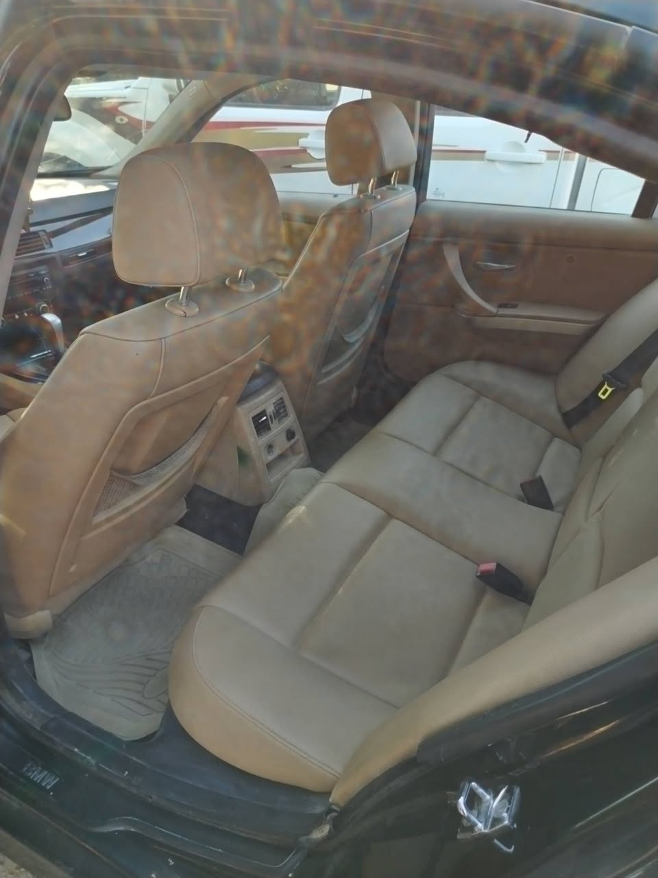 السلام عليكم
للبيع او المراااااوس

e 90 2007 
مكينه n52 نوزل قصير
كير مكينه شرط 
تبريد تدفئه
تخم تاير جديد
واتر بم جديد
ادامه كامله مسويلها 
داخل بيجي كشنات كهرباء. غرفة جديدة 
رقم سليمانيه ثاني يوم تحويل شرط
اي تفاصيل خاص او اتصال ***********
مكاني بابل
