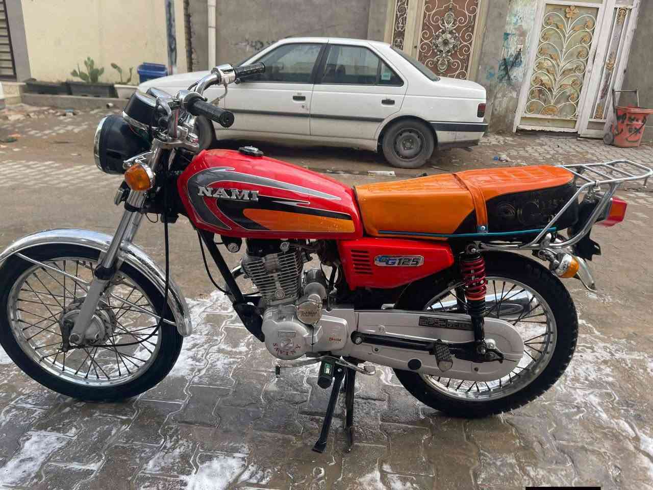 السلام عليكم دراجه نامه بيها ماكينه سيفان مكينه بيدي شديده الجديده دراجه شغال الكهربائيات كلها اصوليه اوراقها كامله مكانه بالنجف سعر مالتها 550 وبيها مجال مكان النجف كوفه حي ميسان***********
