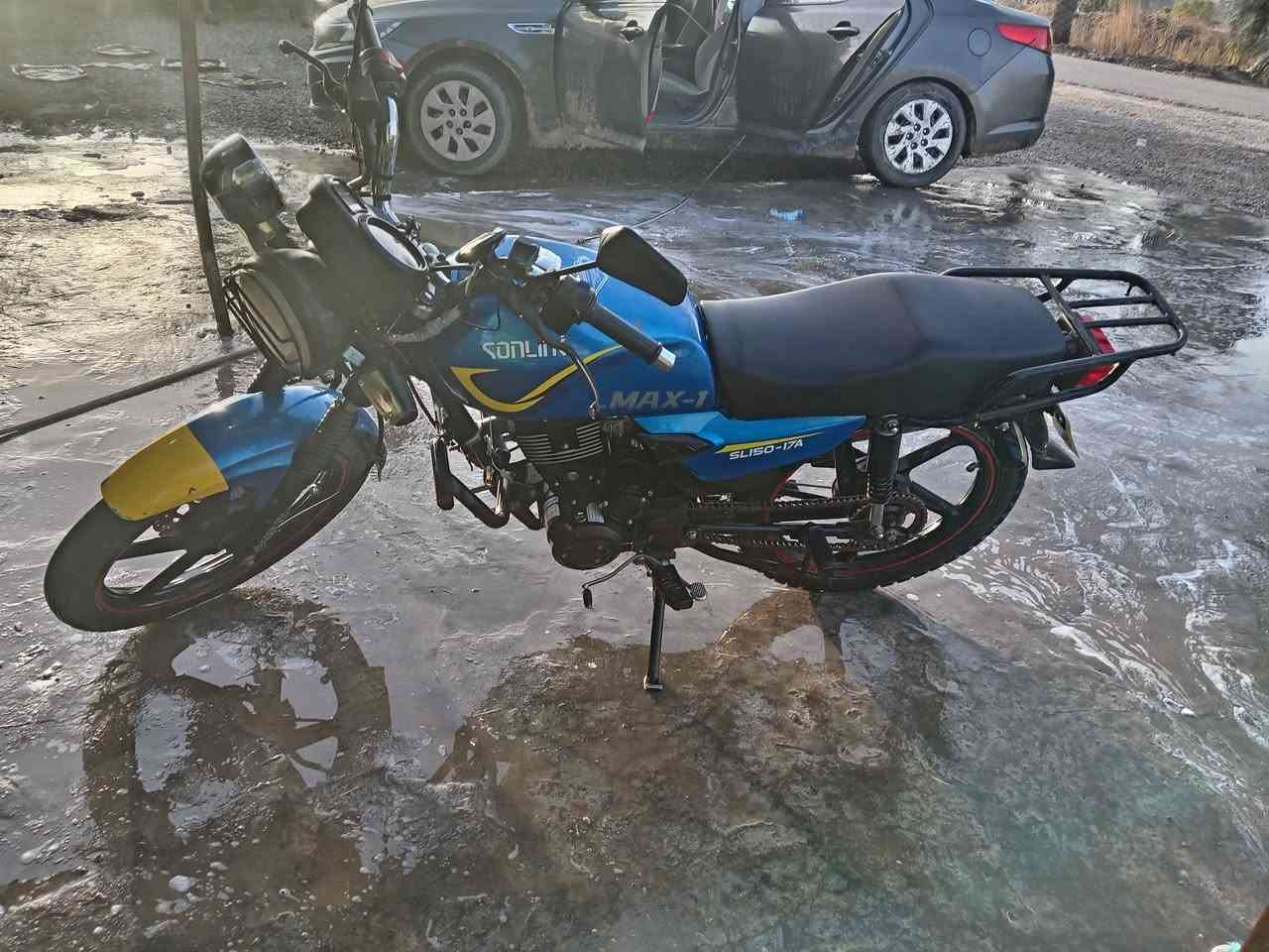 سلام عليكم دراجه بوكسر موديل 23اوراق كامله محرك شرط اسبانه ما ممدوده عليها السعر خاص المكان ديالئ الخالص ما متواجد خاص رقم ***********
