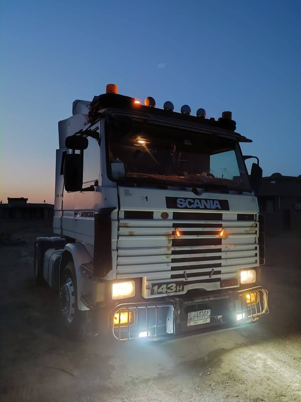 سلام عليكم سكانيا للبيع 143سياره جاهزه للشغل تخم تاير كير اربعه في اربعه مكينه 143رقم انبار نكليزي تحويل ثاني يوم السعر 110وبيهه مجال للتواصل ***********
