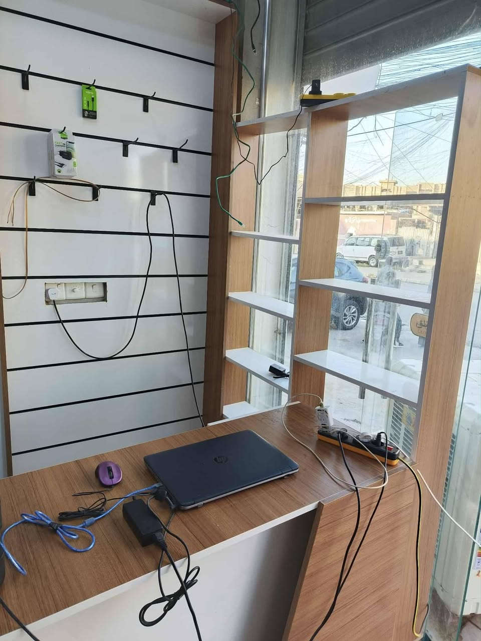 ديكور محل موبايلات اخو الجديد للبيع +جام خانه العنوان موصل حي المأمون *********** بي واتساب
