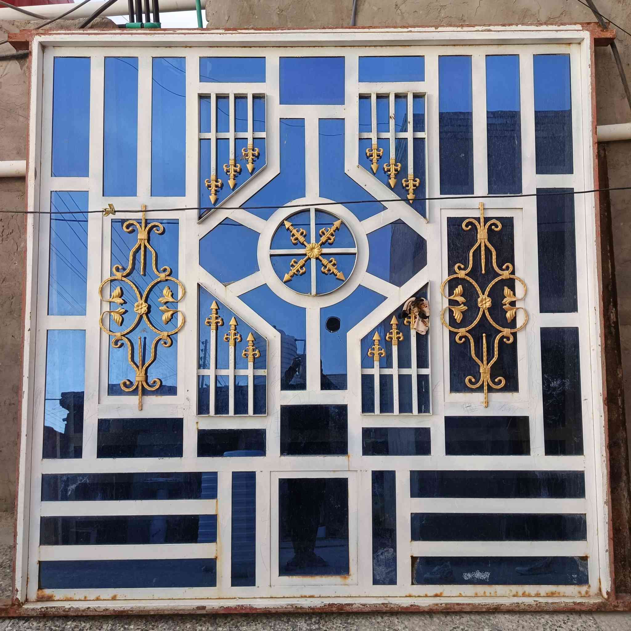 اثنين 2 شبابيج للبيع نفس الشكل ونفس القياس مترين ونص بمترين ونص 
2.5×2.5 ،،،،،،،،، السعر الواحد ب200 وبيه مجال 
*********** واتساب. *********** 
مكاني النهروان منطقة الشمري يم المدارس
