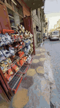 سلام عليكوم عندي اسواق اللبيع  تكون من سفينه 2 متر و اربع عورض بطحيه و...