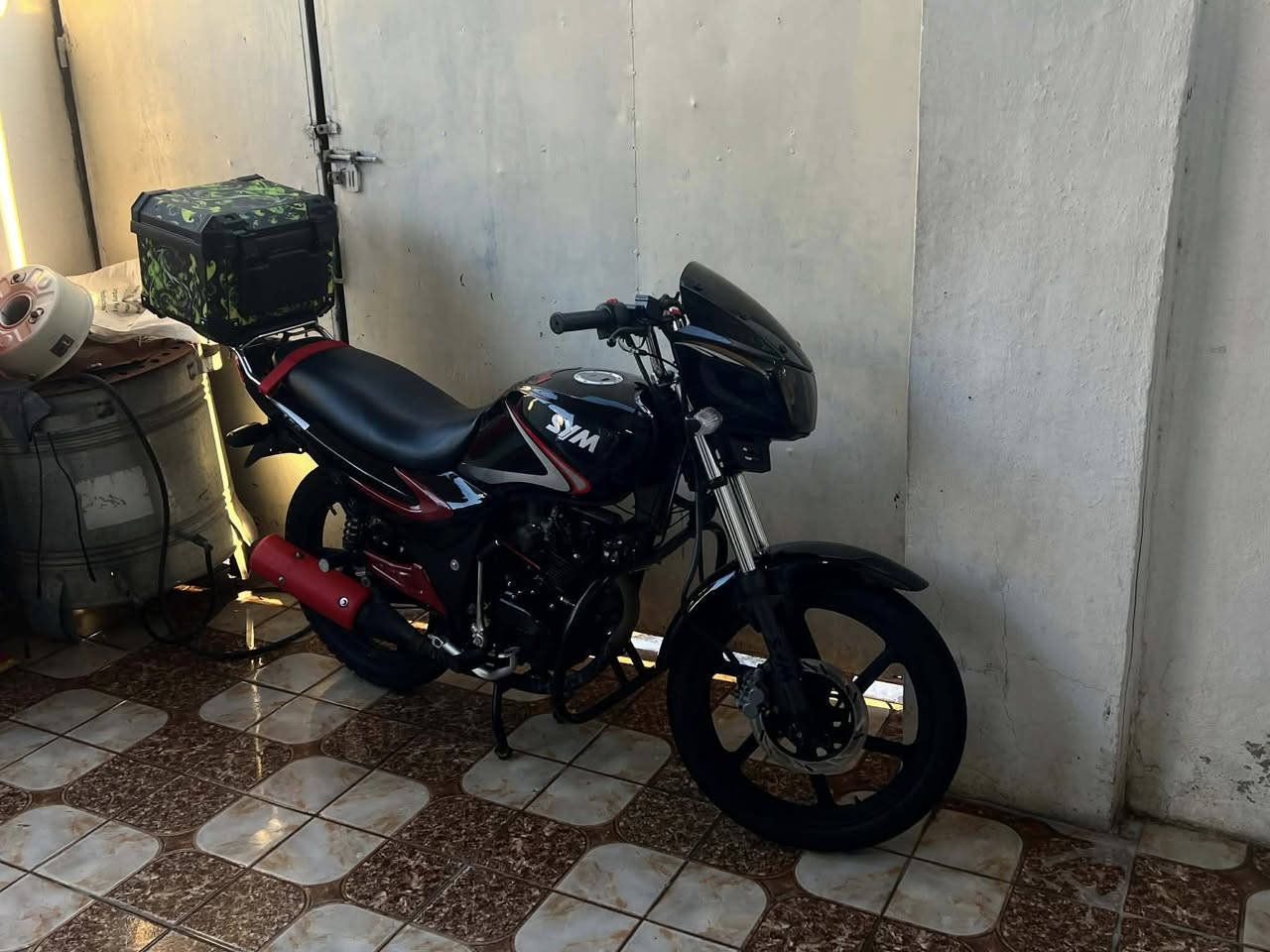 سايم كير موديل ١٢ مسجل رقم وسنويه
دراجه مانقصه برغي 
سعره مليون و ٢٥٠ وبي مجال 
العنوان منطقة الملعب 
***********
