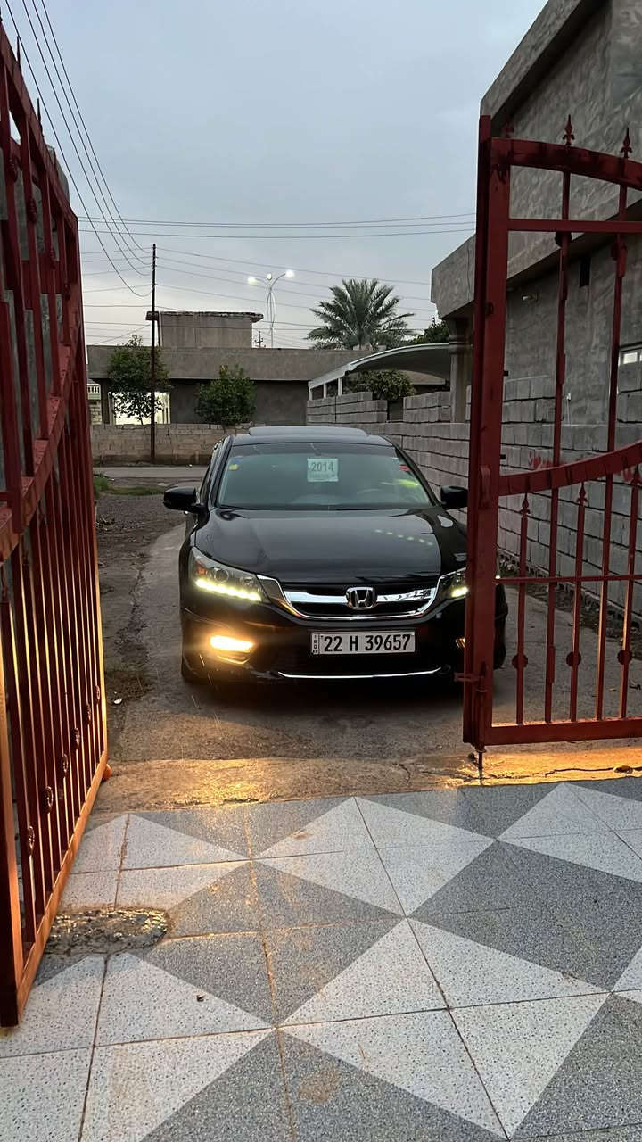 السلام عليكم

اكورد. 2014. خليجي 

فول مواصفات واحد ع واحد. 

مكفوله من صبغ وتبديل وبارد 

كيررر محرك. كفاله. 

صدر امامي خلفي جديد. 

هزه جديد. ورقم جديد. تحويل ثاني يوم 

السعر. ١٢٧ وبيها مجال. 

مكاني صلاح الدين الضلوعيه 

الاتصال *********** سامراء, صلاح الدين
