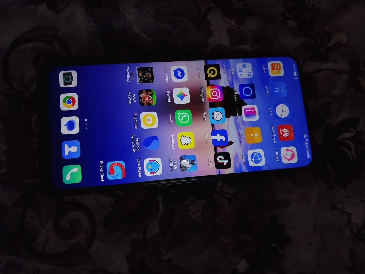 للبيع واي 9 برايم ذاكره 128 رام 4 ببجي 40 فريم بدل بس الظهر باقي على بلادي ما بعد غير شيء مكان الجانب الايمن سعره 135. رقم تليفون ***********
