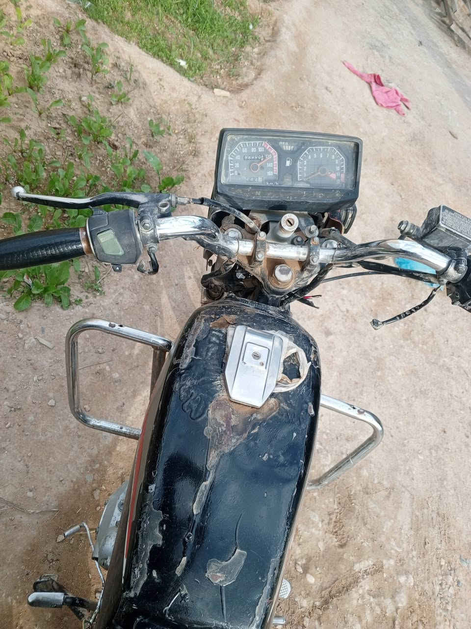 مطار للبيع***********
