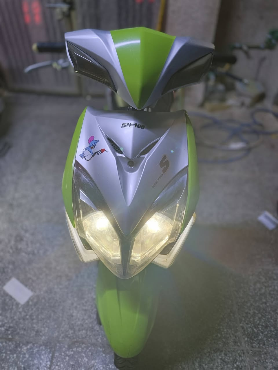 السلام عليكم دراجه نوع سكنس دراجه مفوله ٦بطاريات دبل بريكات فج أمامي خلفي وآل دراجه خير من الله وكفراته مضيفه وبيه مثبت سرعه والسعر(525) للتواصل و الاستفسار ***********
