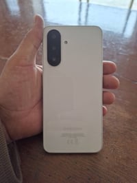 جالكسي A26 لون أبيض ذاكرة 128 العشوائية 6 ملحقات كاملة نضافة 100/100 ا...