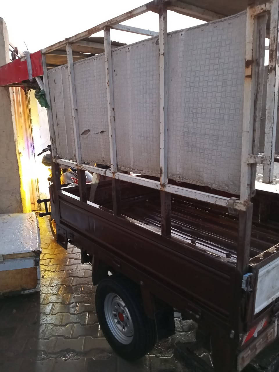 السلام عليكم ستوته البيع رقم وسنوية رقم اسود راعيه بشارع المعمل بنجف جان رقمه عندي وعطل جهازي وظاع رقمه جاهزه من اي شي محجر سماعات كهربيات سلف كله شغال تاخذه ستوته جاهزه فقط بيه خياسات جوه يم الدوسه مال الرجل مكاني بنجف بل رظويه السعر واحد ومتين الاتصال على الرقم ***********
