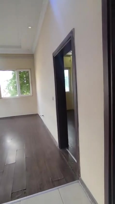 شقه للايجار فارغ  سعر 250$ شهري
مجمع روز تاور في أربيل
مكان على طريق كسنزان 
يم شقق بلاص لايف  
غرف نوم +صاله+حمام +مطبخ 
خدمات كهرباء وماء 24 ساعة 
خدمات شهريه 55
جدن سعار مناسب 
للاستفسار تعال خاص الواتساب
***********
ملاحظه  يتوفر لنا بيوت وشقق ايجار بيع وشراء
