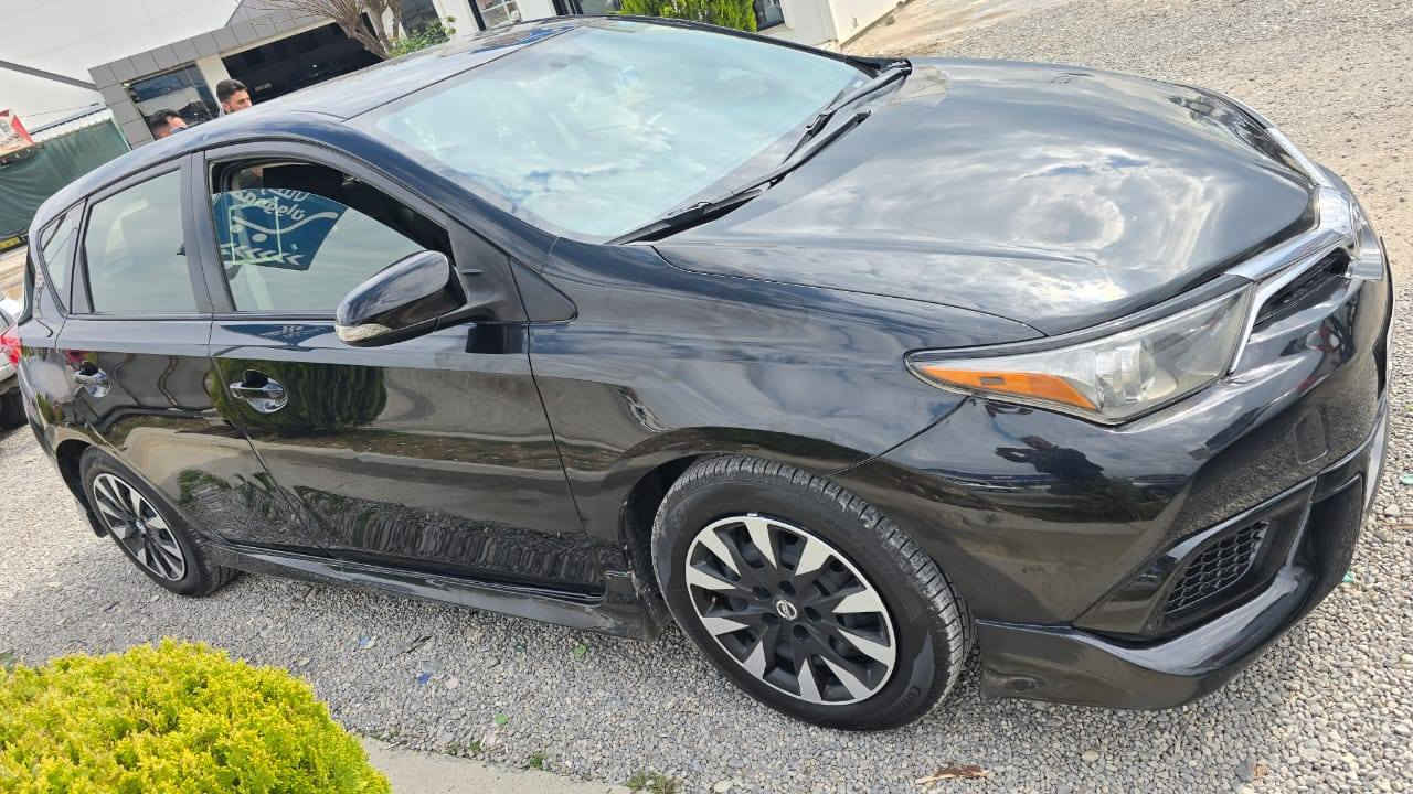 بیکاشۆ سێ پارچەی بۆیاخە جەمپێکی پێشی هەیە خەفیف جوان و هەرزان شوێن ڕانیە 
۰۷٥۰۱۰۷۱۷۱۰ أربيل, العراق
