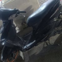 للبيع سكنس كهربائيات شغاله باتري جديد  الدراجه عاطله سعر ٢٠٠ وبيها مجا...