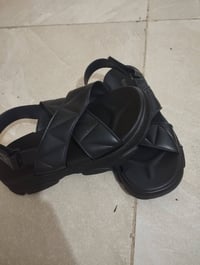 مقاس ٣٨ • مقاس ٣٧ • توصيل