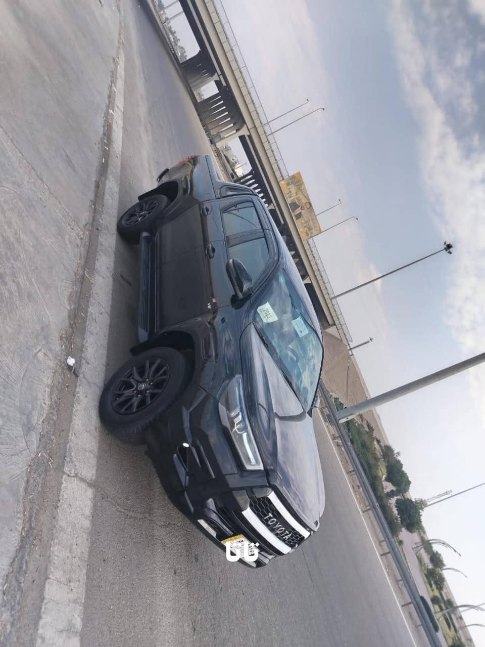 فرصة مميزة للبيع 🚨
🚗 تويوتا هايلوكس 2023 (4×4 HR)

🔥 اللون الأسود الفخم
🔥 ممشى 65 ألف كم فقط
🔥 رقم بغداد + تحويل ثاني يوم

💯 كفالة عامة من كلشي
💪 مزودة درع أمامي + هوك خلفي

✨ سيارة نظيفة جداً، استخدام شخصي وجاهزة بدون أي صرف

📍 السعر مناسب وقابل للتفاوض للجادين فقط

📞 للحجز والاستفسار: ***********
