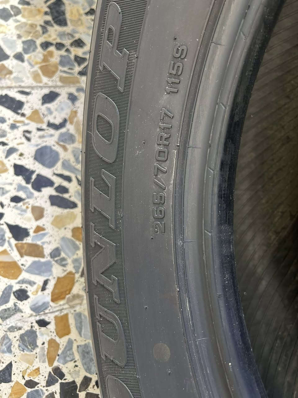 السلام عليكم توفرت اطارات دلوب ياباني حجم265/70/17 نقشة الوكالة انتاج 36/22 أسبوع يعني 23 اخو الزيرو نظافة 100/100  سعر التخم 250$
توفرت حساسات إطار فور رنر يشتغل من موديل 2020 الى2024 اصلي تالند جديد وكالة للتواصل *********** مكاني بغداد يوجد توصيل
