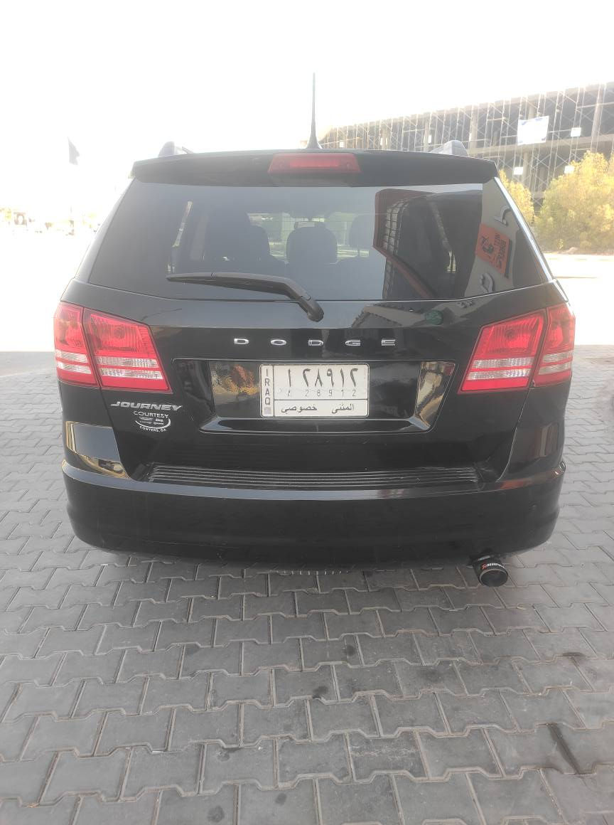 السلام عليكم 
دوج جورني موديل 18 بلاك توب اصل 
سيارة نظيفه جدا تخم تاير جديد حدادية جديدة ادامة كاملة ثلاث قطع تبريد 7راكب محرك 4 مكان السماوة المركز 
***********
حادث كما موضح بالصور السماوا, المثنى
