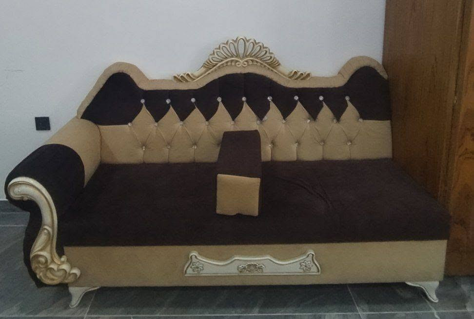 3 قطع ديوان ملكي للبيع
الديوان نضيف جدا  
الديوان كما موضح بالصوره
العنوان كركوك
السعر 200 
للأستفسار
***********
فقط اتصال ما اشوف تعاليق
