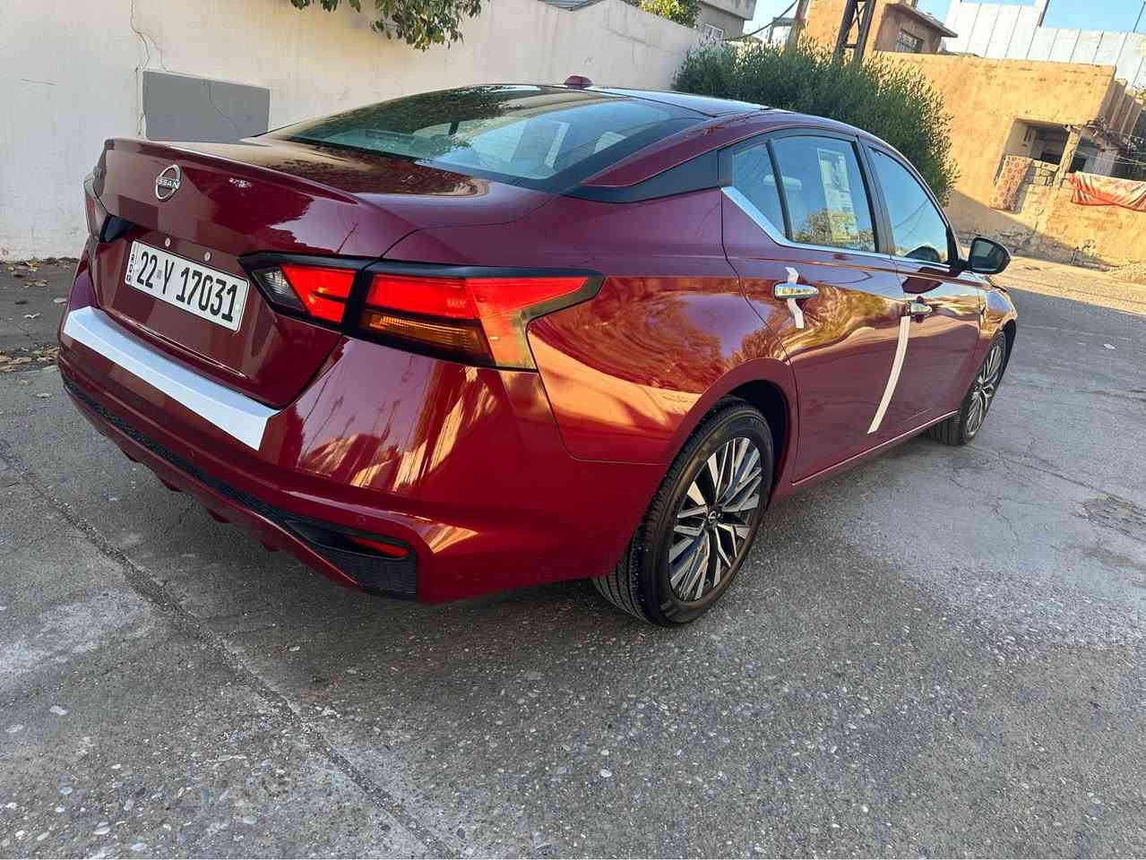 نيسان ألتيما وارد أمريكي موديل 2025 مواصفات SVلون ماروني حجم محرك 2.5 4 سلندر سياره ماشي 13الف mil مواصفات السيارة معروفة 
داخل كريمي بلادي
رادار أمامي
رادار خلفي
رادار جانبي
شغال عن بعد
بيبان بصمة
صندوك بصمة
لايتات ليد
ويل كروم 18 بلادي 
شاشة دي جيتال
شاشة كاميرا
كشن كهربائي
تحكمات استيرن طرفين شغال تحديد سرعه او فليوم
ظررالسيارة قطع واحد بس بونيد دواخل حيل خفيف 
سيارة جاهزة سنويه جديد هزه جديد دفتر بانزين بي 
سيارة ماشالله جديد او جاهزه الي ياخذه تشوف بيها خير مكان اسيارة كركوك سعر (165$)مجال بصيط
***********
*********** كركوك, العراق
