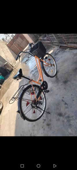 السلام عليكم بوسكل حجم ٢٦ نضيف ياياني الاصلي وياله عدله تواير وجوابه جدد كير حساس بريكات كلو شغاله سعر ٧٥ وبي مجال شي قليل  ***********
