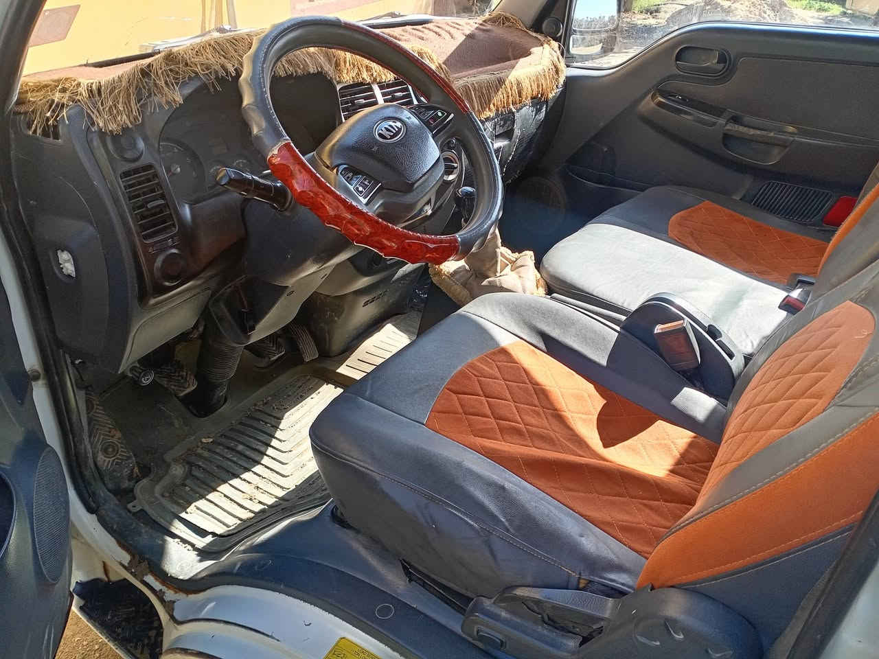 السلام عليكم كيا بنجو 2016 سياره جديده مقفوله كفاله عامه من ضربه ومن صبغ ومن تبديلرالشركه ماكينه شرط على الشركه سياره جديده رقم بابل سنويه لل 29 تحويل ثاني يوم مكان السياره بابل النيل السعر 116 وبيها مجال حق الجيه الاستفسار على هذا الرقم ***********
