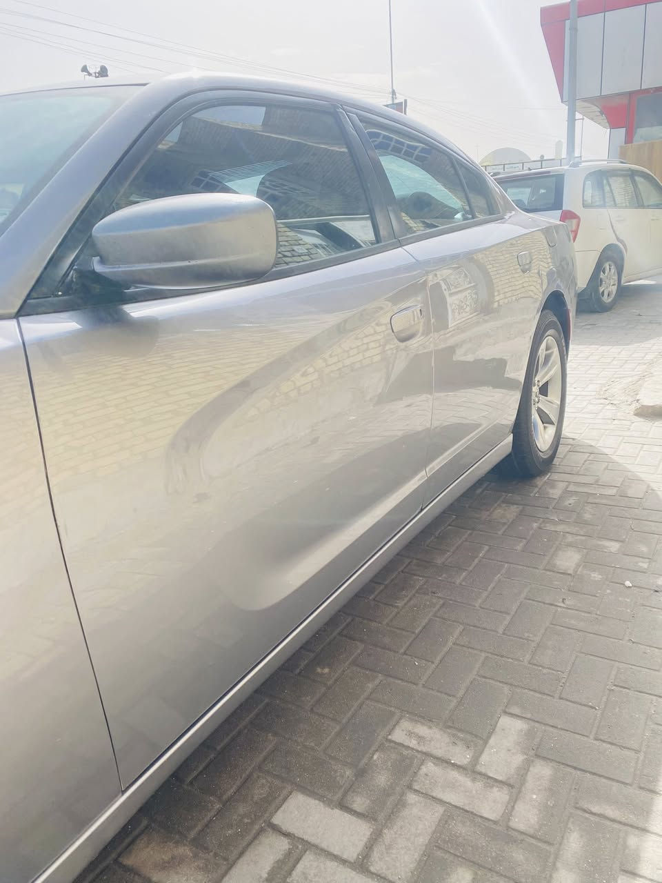 سلام عليكم
جارجر أمريكي ٢٠١٥ أصل رقم ذي قار 
تحويل مباشر رقم وسنويه جدد
تخم تاير حداده جديده كير مكينة كفاله
كلشي شغال اي نقص مابيها 
بيها مدكر وبنيد صبغ ومدكر خلفي صبغ 

سعرها (١٦٥) 
هـ / ***********
