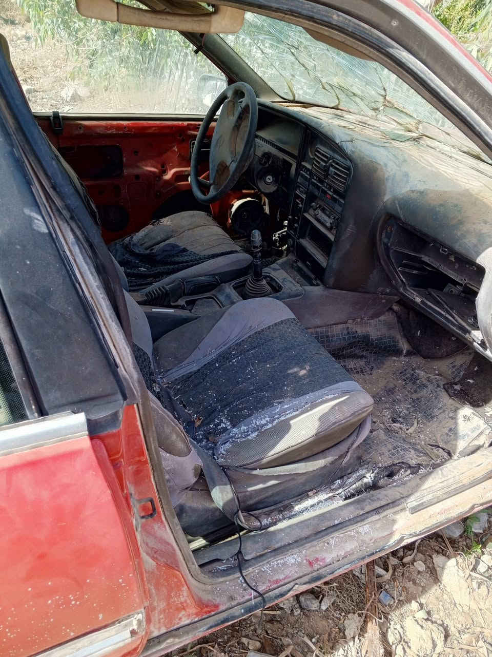 السلام عليكم. سياره اوبل استيشن.   موديل 90 ابيع كوم حديد.  السنويه ساقطه. سنويه ابسمي.  *********** مكاني كوت. رقم الماني
