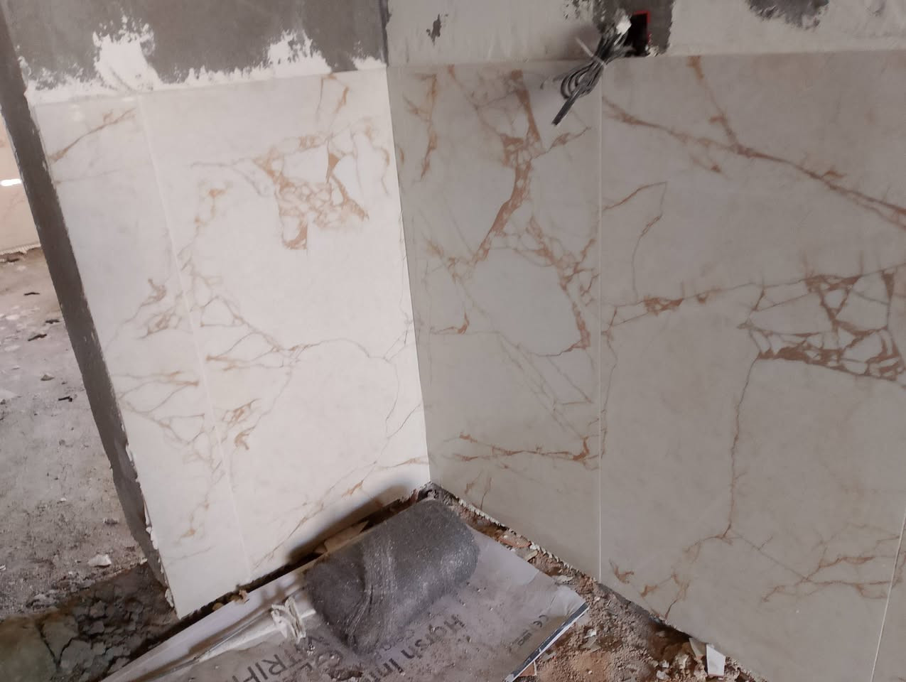 خلفه سيراميك بورسلين مرمر حجر شغل درجه اولى والتزام بلعمل ليزر وكبان والنضافه شوفت عينك مكاني كربلاء اشتغل بكربلاء فقط واسعار مناسبه جداري وارضي وبايات رقمي *********** وخادمكم اني
