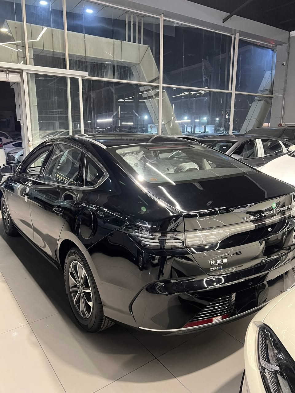 زيرو 2025
المواصفات 
شاشة متحركة حساسات كاميرا خلفية مثبت سرعة 
كشنات جلد رياضي كير ماوس اوتو هولد لد امامي خلفي لايتات زنون  انظمة قيادة وباقي المواصفات معروفة 
تترقم شمالي فقط علماً السياره زيرو مماشيه 
مكان السياره اربيل 
السعر قفل ١١٨ 
***********
واتس اب
