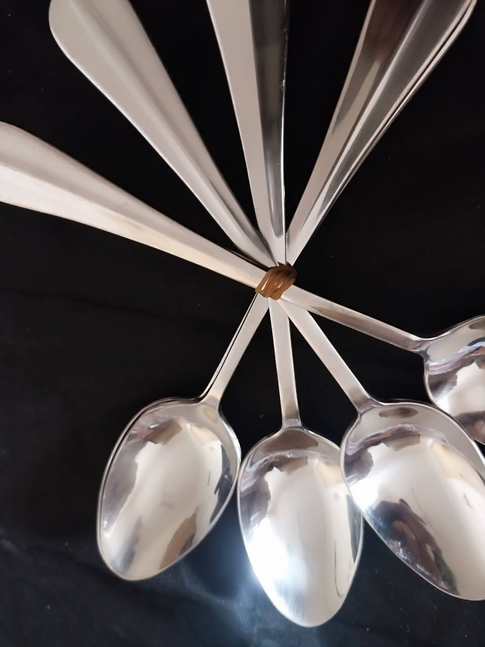 ملاعق الطعام عددهن 5قطع الوزن الثقيل على اول تم 2500


**إذا كنت صاحب هذا الإعلان وتريد حذفه لأي سبب، رجاءا أرسل رسالة إلى الدعم الفني**