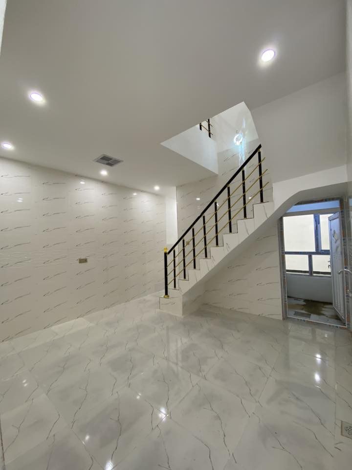 دار للبيع سعر مناسب حي النداء قرب مدرسه الفرات طابو صرف بسم شخص واحد مساحه الدار 100 متر طول طابق ونص  راسل خاص او واتس اب اوالاتصال 
***********
