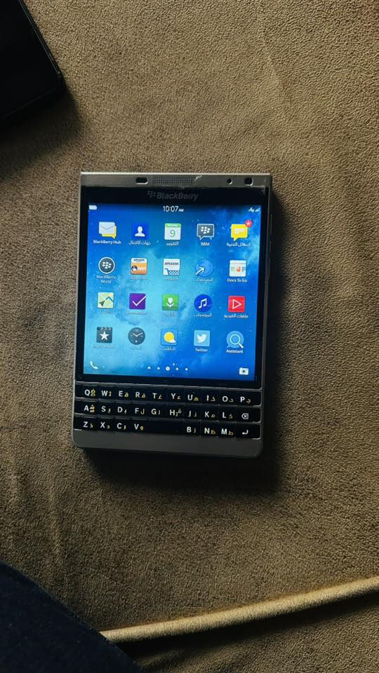 بلاك بيري باسبورت فخامه وجمال وشي مختلف 
جهاز نضافه 95‎%‎ شحن فول
سعر 225 
تواصل ***********
