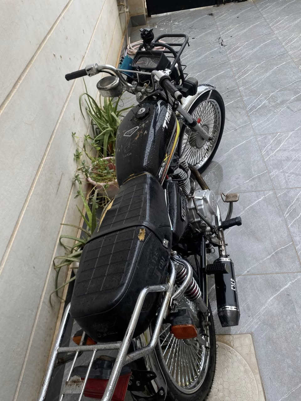 سلام عليكم دراجه للبيع سولنك موديل٢٣ مفتوحه ولفات فقط دراجه حلوه و مرتبه سعر 400وبيها مجال للطيبين 
مكان تكريت القادسيه رقم***********ويرهم مراوس حسب القناعه👍🏿
