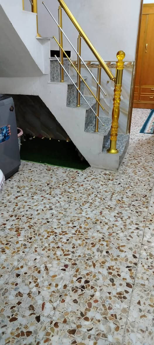 🏡 للبيع بيت جاهز مع الاثاث – فرصة مميزة
📍 الموقع: خلف معمل بلوك أبو كيرة
📐 المساحة: 100 م² (10×10)
📄 السند: زراعي سند 25 باسمي

✅ متوفرة جميع الخدمات
✅ قريب من الشارع العام
✅ البيت جاهز للسكن ولا يحتاج أي مصروف

يتكون من:

- صالة
- مطبخ
- كليدور
- غرفة نوم
- مجمع صحيات داخلي
- مجمع صحيات خارجي

💰 السعر: 59 مليون دينار، قابل للتفاوض بشكل بسيط.

📞 للاستفسار والاتصال:
***********
