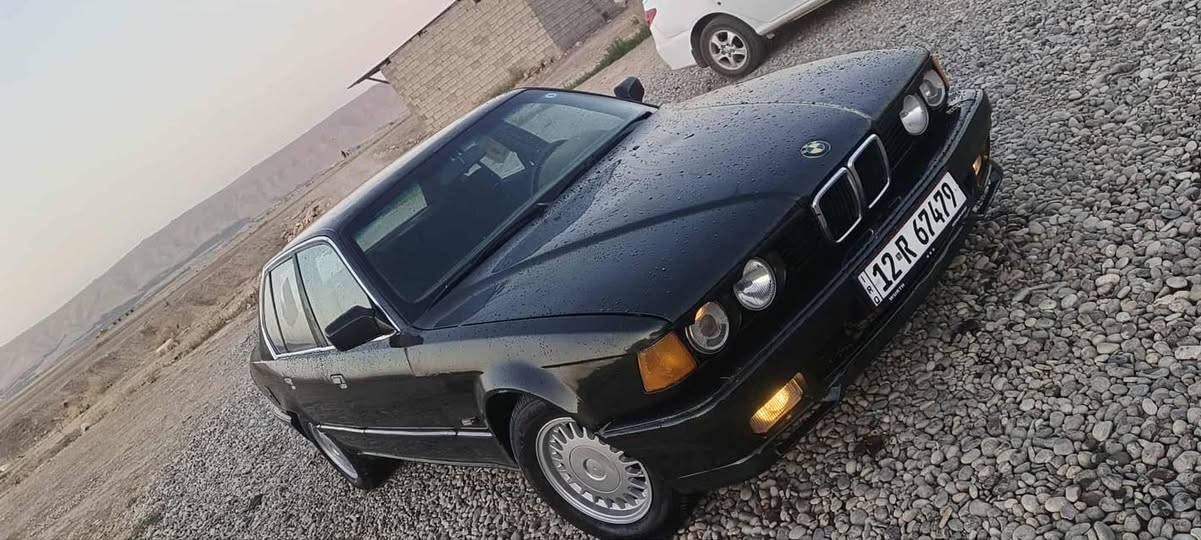 سلام عليكم
للبيع فقط مستعجل 
735 كير توماتيك
مديل 1989
ياباني بدون سلايت
محرك كير طخم نظيف
تايرات نظاف
كهربائيات  شغال
صبغ عام جماليه
بيه طخه بسيطه بل دائر
شرط تحويل ووكاله
سنويه28
سعر 38 بيها مجال للشراي
***********
موصل  برطله
مكلف بل نشر ........
